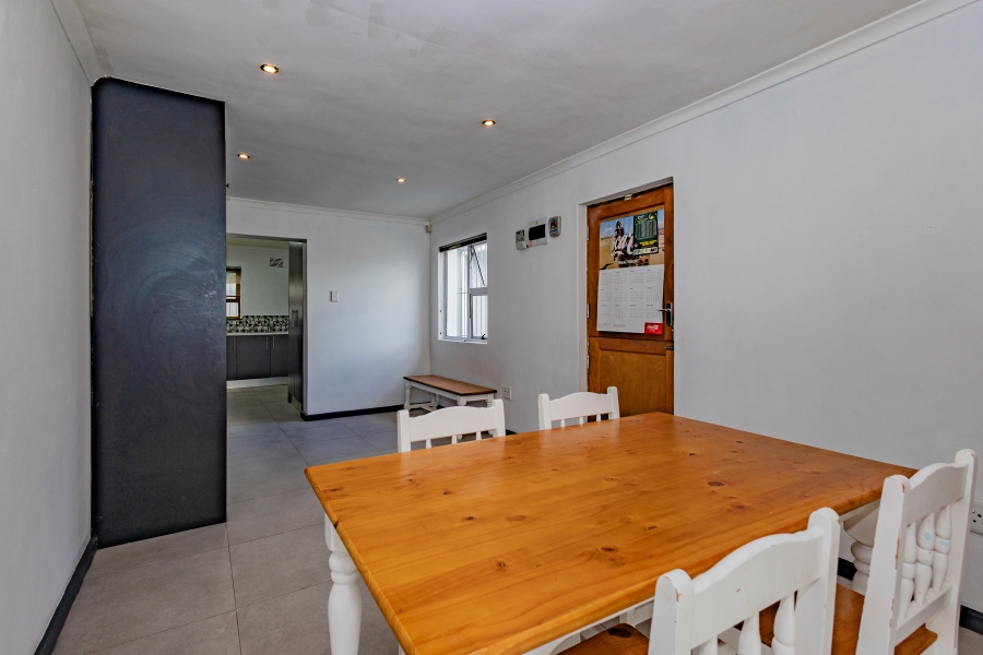 5 Bedroom Property for Sale in Vasco Estate Western Cape